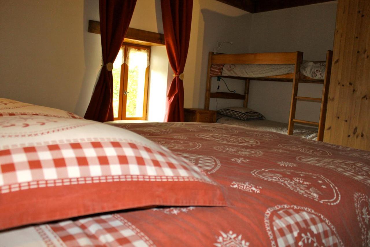 Chez Louve Bleue Bed & Breakfast Hotonnes Exterior foto