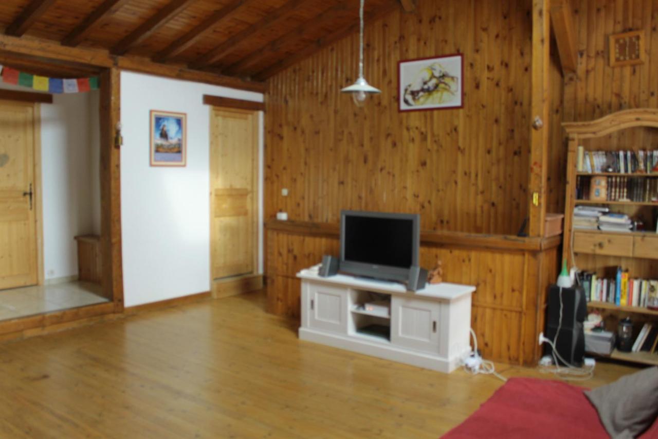 Chez Louve Bleue Bed & Breakfast Hotonnes Exterior foto
